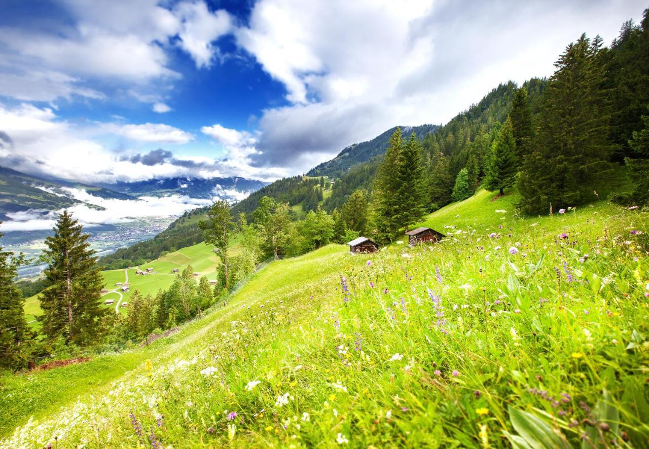 Hotel Oberland Triesenberg Bagian luar foto