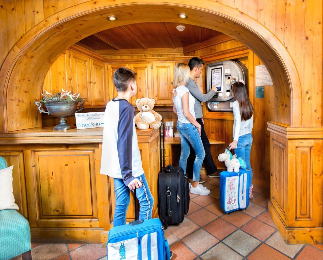 Hotel Oberland Triesenberg Bagian luar foto