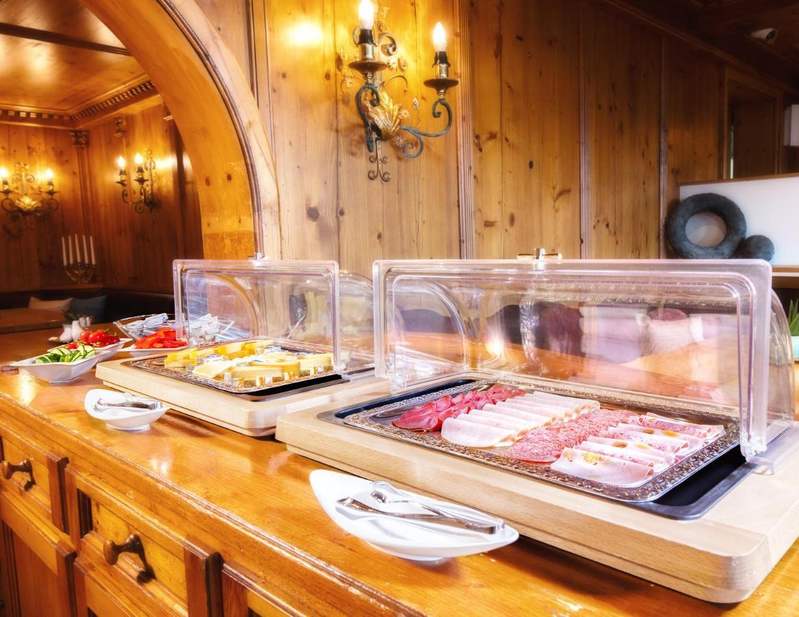 Hotel Oberland Triesenberg Bagian luar foto