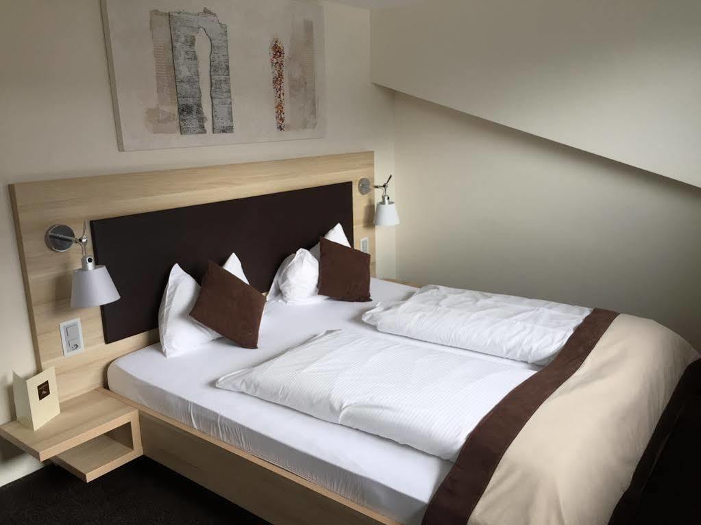 Hotel Oberland Triesenberg Bagian luar foto