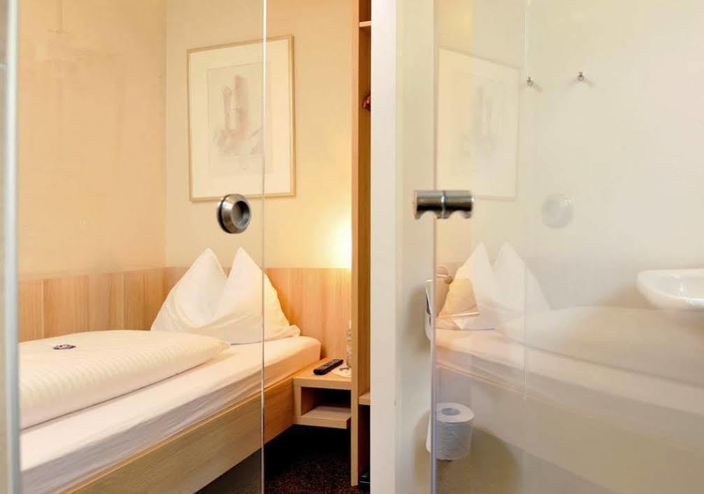 Hotel Oberland Triesenberg Bagian luar foto