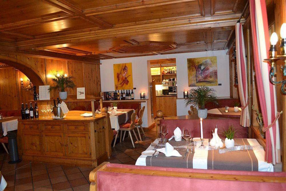 Hotel Oberland Triesenberg Bagian luar foto