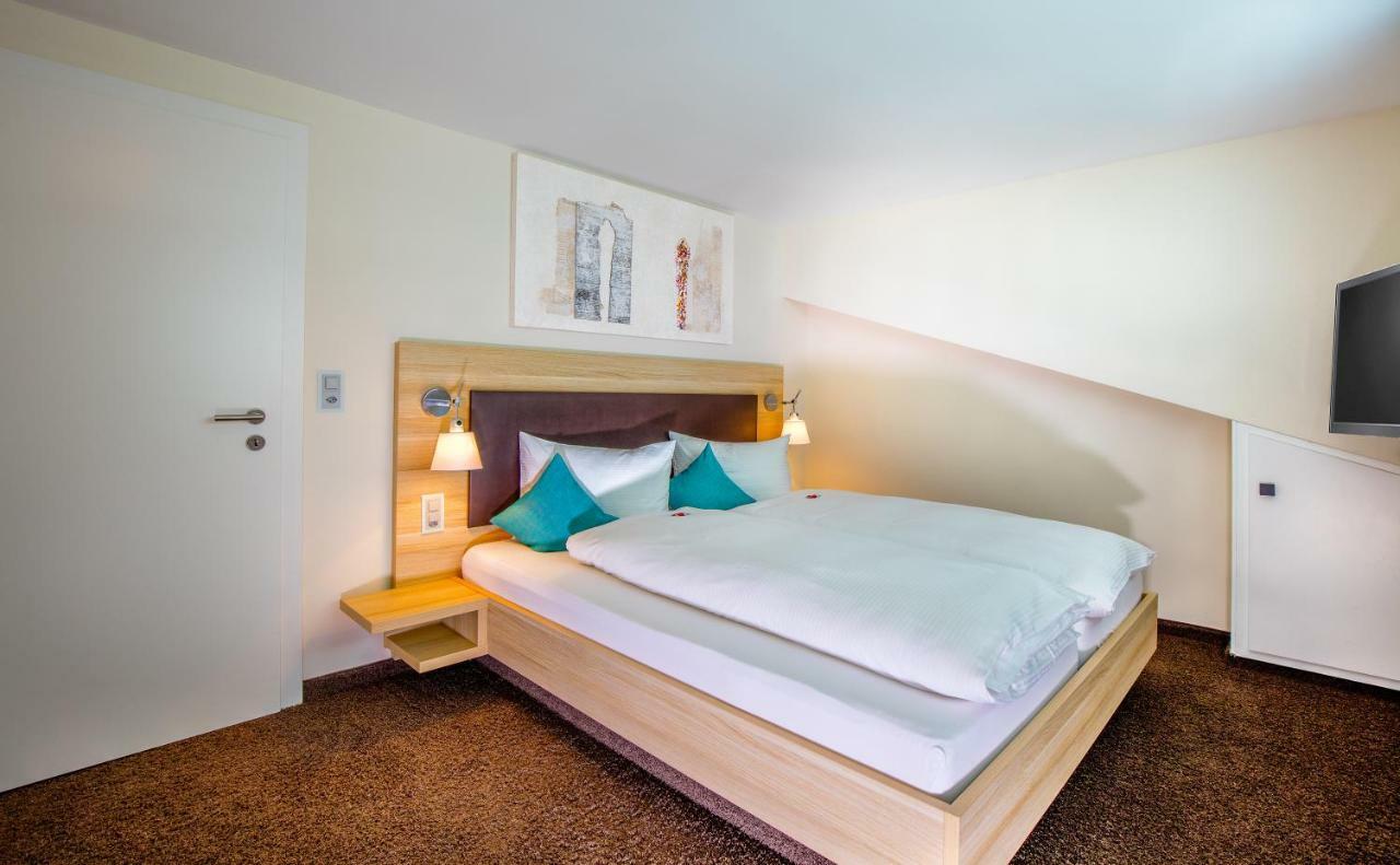 Hotel Oberland Triesenberg Bagian luar foto
