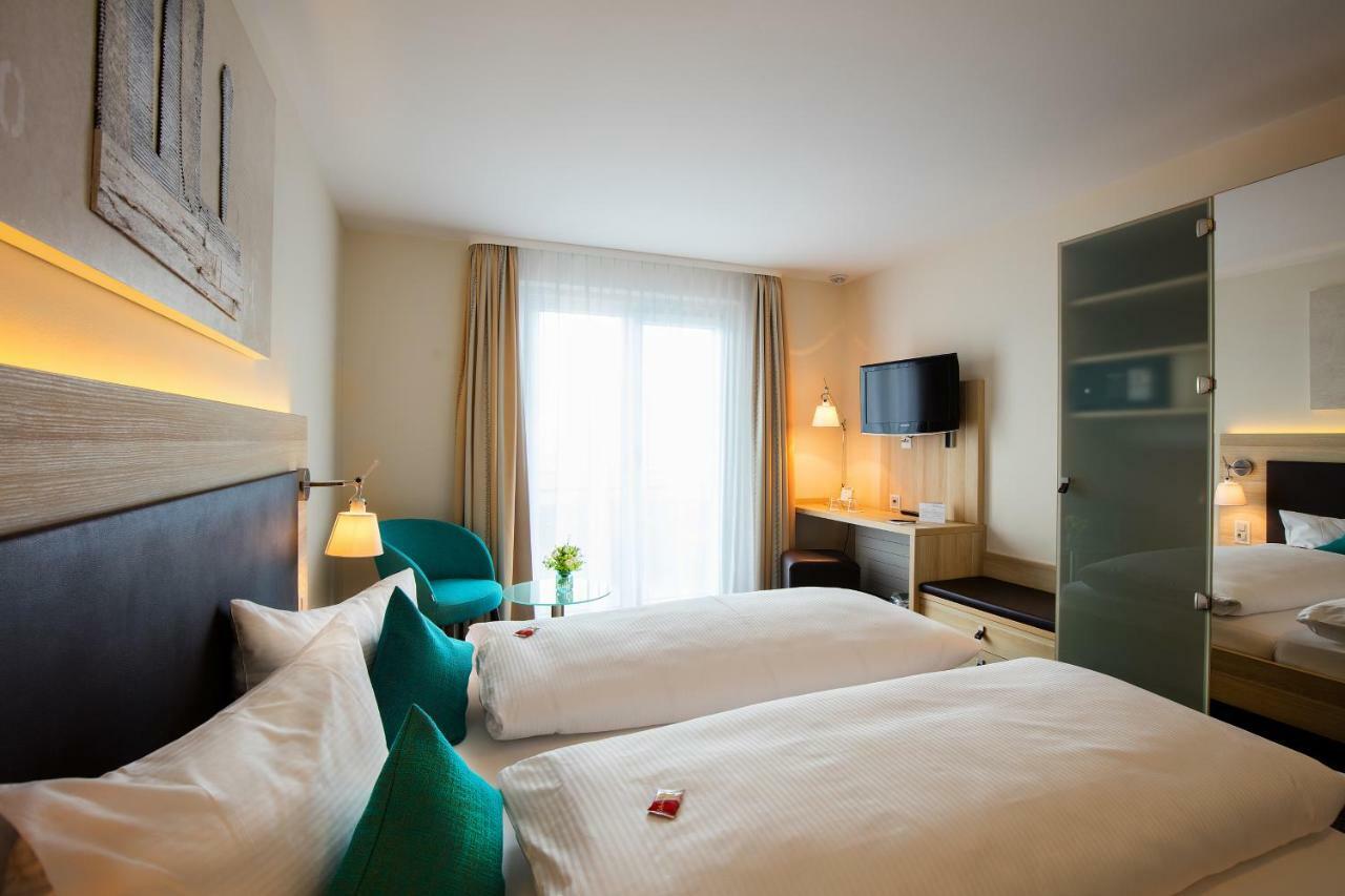 Hotel Oberland Triesenberg Bagian luar foto